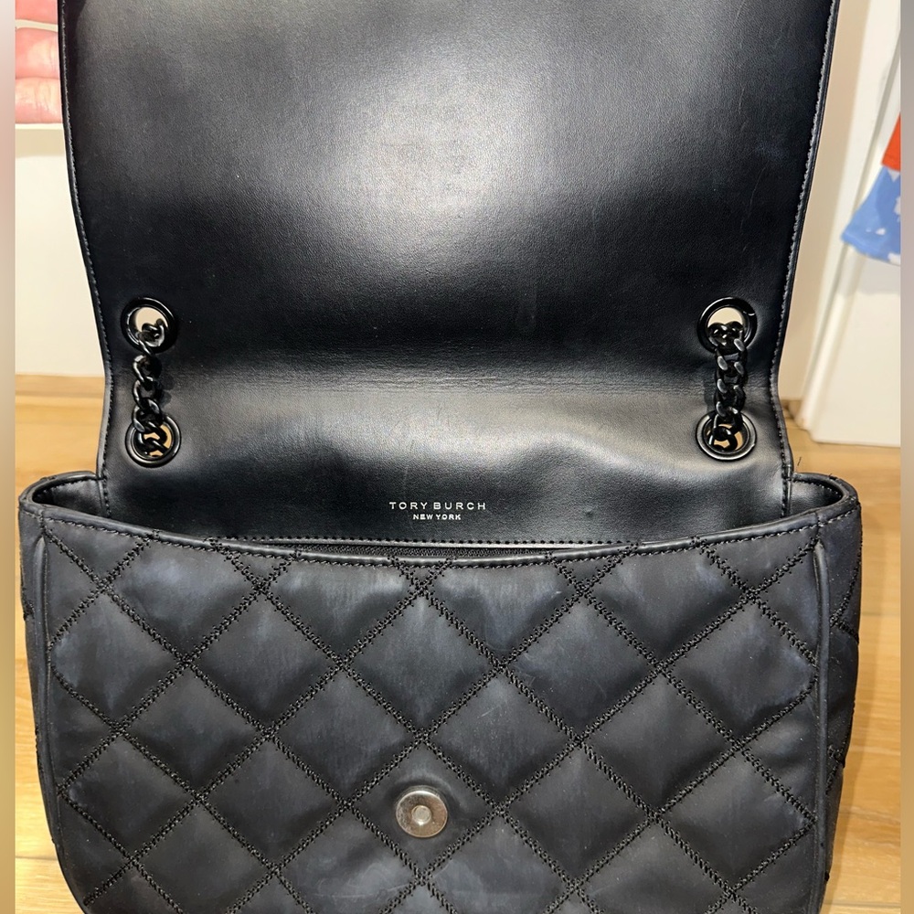 Tory Burch quilted shoulder OR crossbody purse - Picture 6 of 7